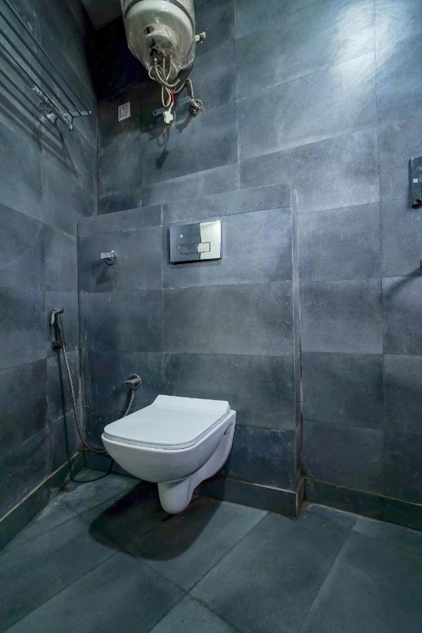 Hotel Red Snapper Couple Friendly At West Delhi New Delhi Exterior photo
